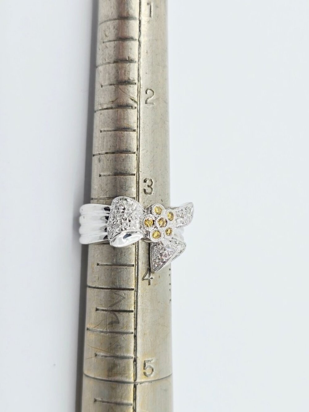 Beautiful 18K Karat Solid White Gold Yellow & White Diamond Bow Ring - Size 3.25 - Picture 15 of 16